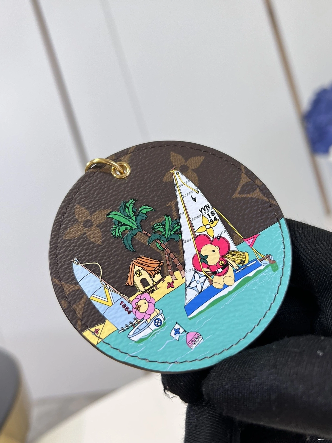 WIS And LOUIS Key Illustre VUITTON Holder Bag Skate Charm Ice 0218